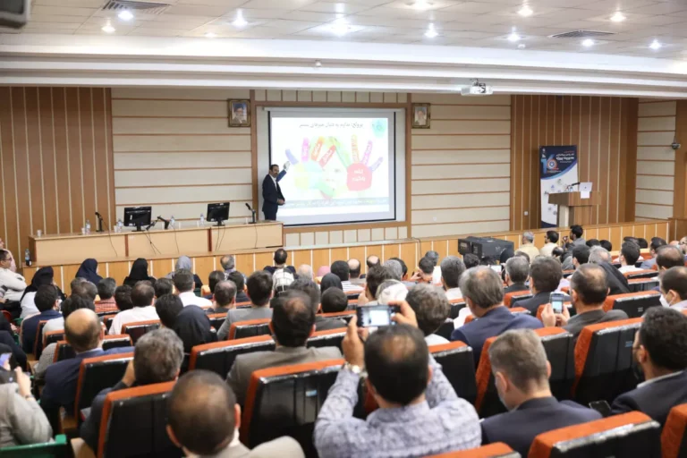 سمینار سازمانی هفت شاه کلید کار تیمی در مراسم کنفرانس مدیریت پروژه در 1401